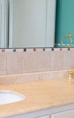 Apartamento para alugar com 200m², 3 quartos e 1 vaga Apartamento para alugar com 200m², 3 quartos e 1 vagaBanheiro da Suíte
