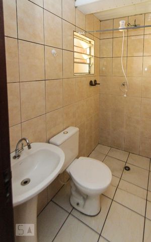 Casa de condomínio para alugar com 50m², 1 quarto e 1 vaga Casa de condomínio para alugar com 50m², 1 quarto e 1 vagaBanheiro