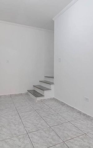 Casa à venda com 100m², 3 quartos e 4 vagas Casa à venda com 100m², 3 quartos e 4 vagasSala