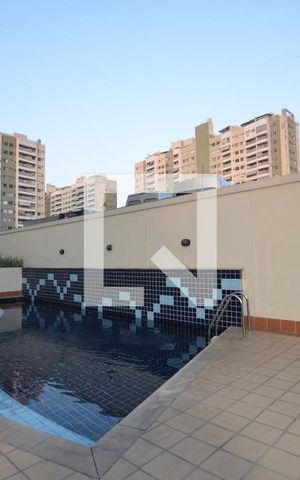 Apartamento à venda com 49m², 2 quartos e sem vagaÁrea comum - Piscina
