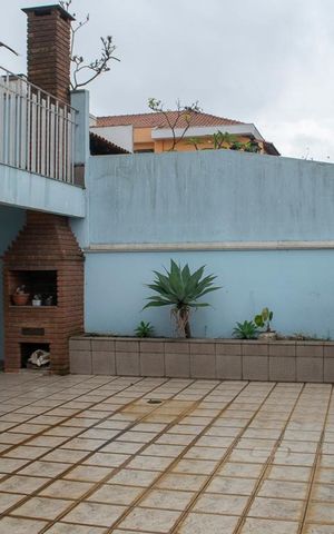 Casa à venda com 300m², 8 quartos e 6 vagas Casa à venda com 300m², 8 quartos e 6 vagasQUINTAL