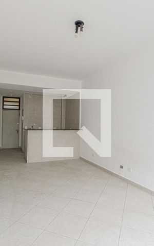 Studio à venda com 30m², 1 quarto e 1 vaga Studio à venda com 30m², 1 quarto e 1 vagaKitnet
