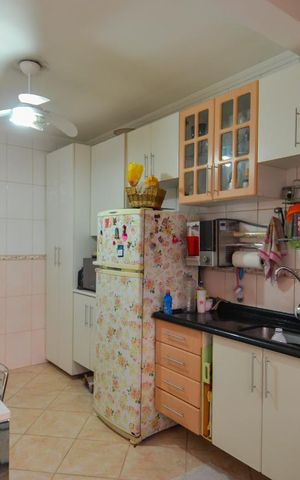 Casa de condomínio à venda com 180m², 3 quartos e 2 vagas Casa de condomínio à venda com 180m², 3 quartos e 2 vagasCozinha