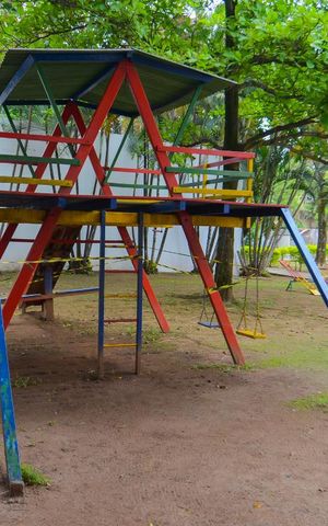 Casa de condomínio à venda com 180m², 3 quartos e 2 vagas Casa de condomínio à venda com 180m², 3 quartos e 2 vagasÁrea Comum - Playground