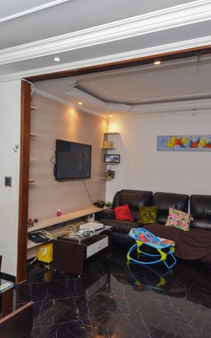 Casa de condomínio à venda com 180m², 3 quartos e 2 vagas Casa de condomínio à venda com 180m², 3 quartos e 2 vagasSala de Jantar