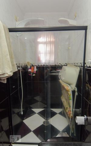 Casa de condomínio à venda com 180m², 3 quartos e 2 vagas Casa de condomínio à venda com 180m², 3 quartos e 2 vagasBanheiro da Suíte 3