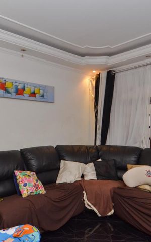 Casa de condomínio à venda com 180m², 3 quartos e 2 vagas Casa de condomínio à venda com 180m², 3 quartos e 2 vagasSala de Estar