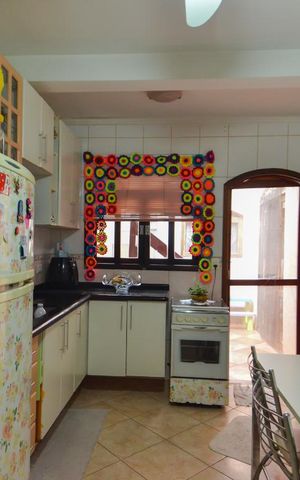 Casa de condomínio à venda com 180m², 3 quartos e 2 vagas Casa de condomínio à venda com 180m², 3 quartos e 2 vagasCozinha
