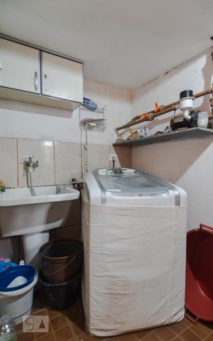 Casa de condomínio à venda com 180m², 3 quartos e 2 vagas Casa de condomínio à venda com 180m², 3 quartos e 2 vagasÁrea de Serviço