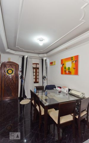 Casa de condomínio à venda com 180m², 3 quartos e 2 vagas Casa de condomínio à venda com 180m², 3 quartos e 2 vagasSala de Jantar