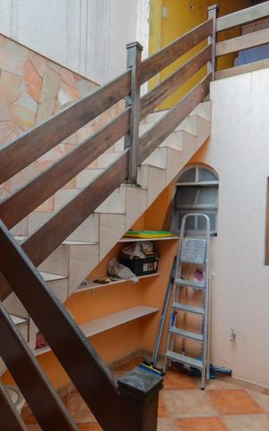 Casa de condomínio à venda com 180m², 3 quartos e 2 vagas Casa de condomínio à venda com 180m², 3 quartos e 2 vagasÁrea Externa - Acesso Churrasqueira