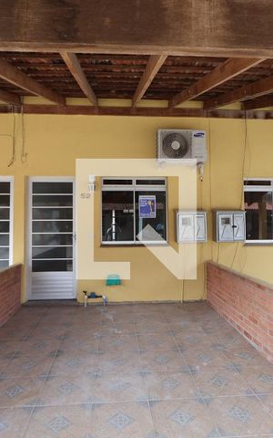 Casa de condomínio para alugar com 70m², 2 quartos e 1 vagaFachada