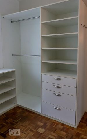 Apartamento para alugar com 116m², 2 quartos e 1 vaga Apartamento para alugar com 116m², 2 quartos e 1 vagaCloset