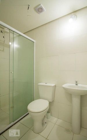 Apartamento para alugar com 32m², 1 quarto e sem vaga Apartamento para alugar com 32m², 1 quarto e sem vagaBanheiro