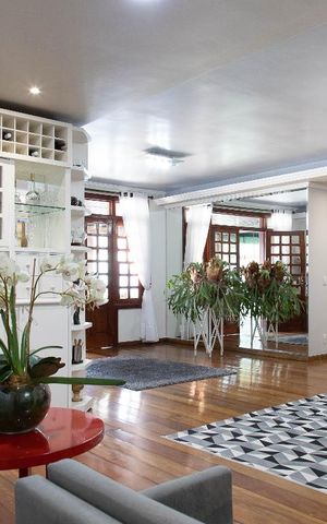 Casa à venda com 493m², 4 quartos e 2 vagas