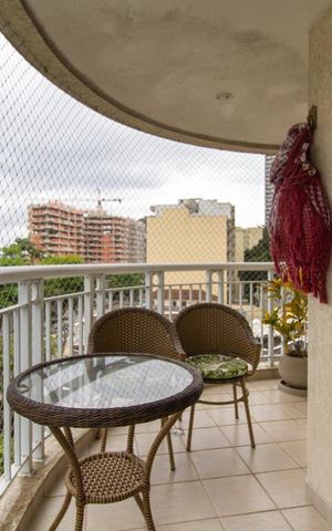 Apartamento à venda com 96m², 3 quartos e 1 vaga Apartamento à venda com 96m², 3 quartos e 1 vagaVaranda Suite 1