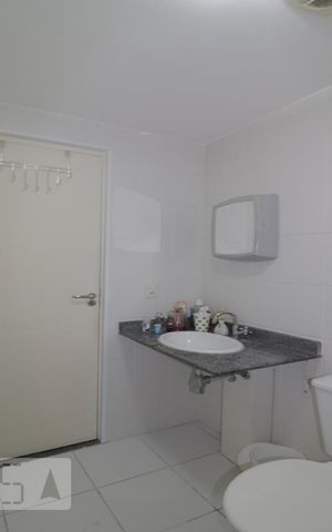 Apartamento à venda com 33m², 1 quarto e sem vagaBanheiro