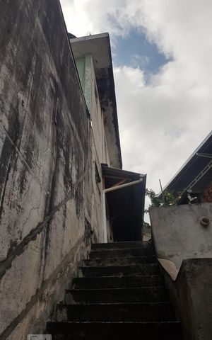 Casa à venda com 147m², 3 quartos e sem vaga Casa à venda com 147m², 3 quartos e sem vagaFachada