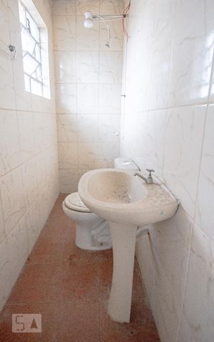 Casa à venda com 147m², 3 quartos e sem vagaBanheiro, Casa 2