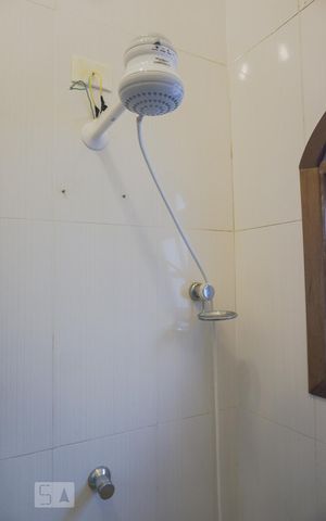 Casa à venda com 550m², 8 quartos e 8 vagasBanheiro da Suíte 2