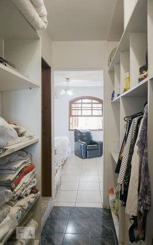 Casa à venda com 550m², 8 quartos e 8 vagasCloset da Suíte 1