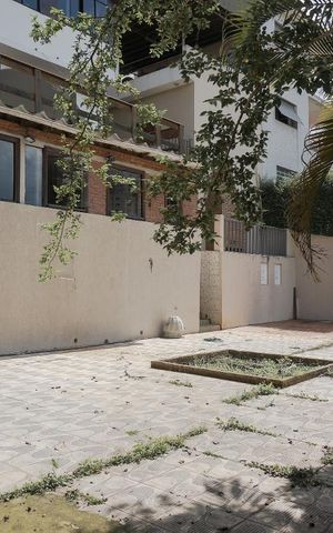 Casa à venda com 550m², 8 quartos e 8 vagasQuintal