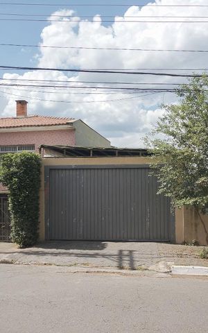 Casa à venda com 550m², 8 quartos e 8 vagasFachada