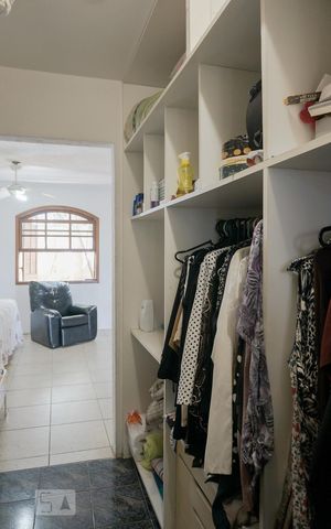 Casa à venda com 550m², 8 quartos e 8 vagasCloset da Suíte 1