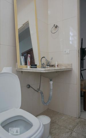 Casa à venda com 550m², 8 quartos e 8 vagasBanheiro da Suíte 3