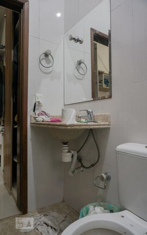 Casa à venda com 550m², 8 quartos e 8 vagasBanheiro da Suíte 4