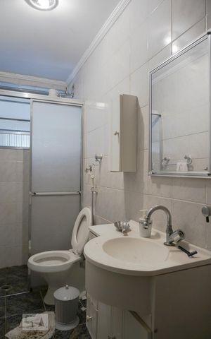 Casa à venda com 550m², 8 quartos e 8 vagasBanheiro da Suíte 5