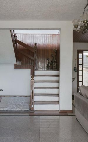 Casa à venda com 550m², 8 quartos e 8 vagasSala