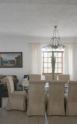 Casa à venda com 550m², 8 quartos e 8 vagasSala