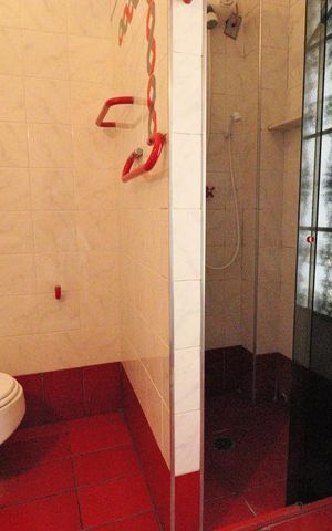 Casa à venda com 300m², 5 quartos e 2 vagasBanheiro 3