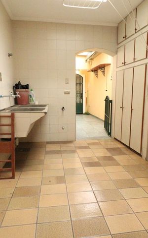 Casa à venda com 300m², 5 quartos e 2 vagasÁrea de Serviço