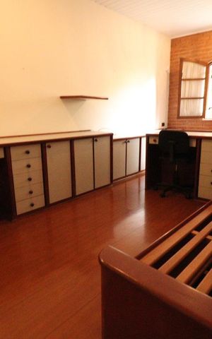 Casa à venda com 300m², 5 quartos e 2 vagasQuarto 2