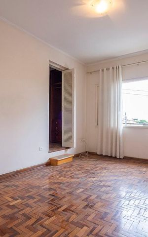 Casa à venda com 300m², 3 quartos e 4 vagas Casa à venda com 300m², 3 quartos e 4 vagasSala 1