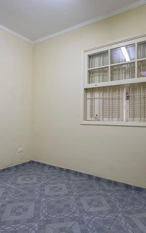 Casa à venda com 300m², 3 quartos e 4 vagas Casa à venda com 300m², 3 quartos e 4 vagasEdícula - Suíte