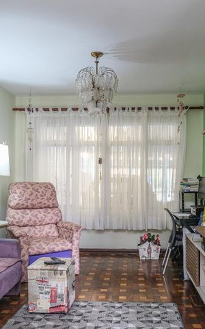Casa à venda com 144m², 3 quartos e 4 vagas Casa à venda com 144m², 3 quartos e 4 vagasSala