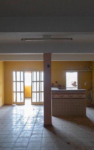 Casa à venda com 550m², 5 quartos e 6 vagas Casa à venda com 550m², 5 quartos e 6 vagasSALÃO