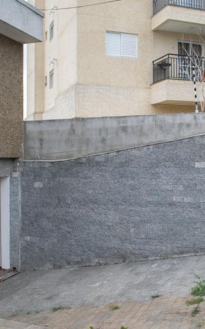 Casa à venda com 550m², 5 quartos e 6 vagas Casa à venda com 550m², 5 quartos e 6 vagasFachada