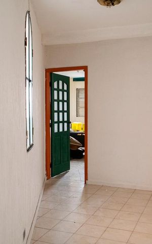 Casa à venda com 550m², 5 quartos e 6 vagas Casa à venda com 550m², 5 quartos e 6 vagasHALL