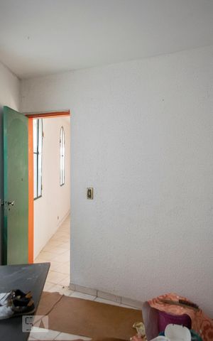 Casa à venda com 550m², 5 quartos e 6 vagas Casa à venda com 550m², 5 quartos e 6 vagasQUARTO 1