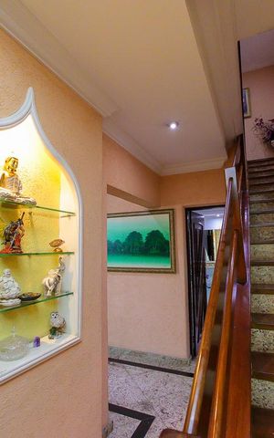 Casa à venda com 300m², 3 quartos e 2 vagas Casa à venda com 300m², 3 quartos e 2 vagasHall de Entrada