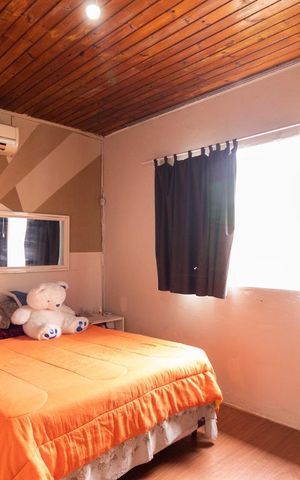 Casa à venda com 200m², 1 quarto e 8 vagas Casa à venda com 200m², 1 quarto e 8 vagasQuarto