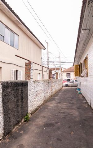 Casa à venda com 200m², 1 quarto e 8 vagas Casa à venda com 200m², 1 quarto e 8 vagasQuintal