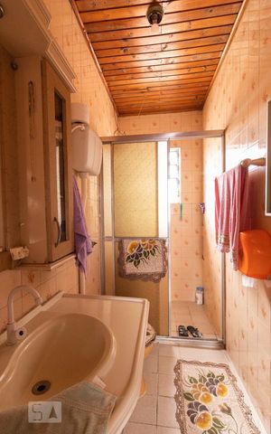 Casa à venda com 200m², 1 quarto e 8 vagas Casa à venda com 200m², 1 quarto e 8 vagasBanheiro
