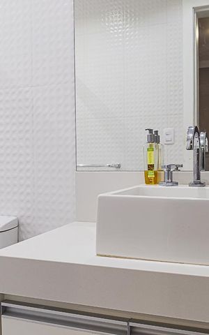 Apartamento para alugar com 75m², 2 quartos e 1 vaga Apartamento para alugar com 75m², 2 quartos e 1 vagaBanheiro da Suíte 1