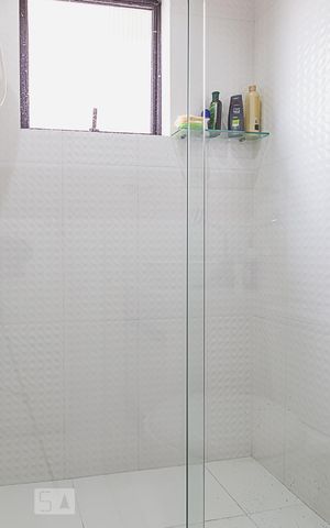Apartamento para alugar com 75m², 2 quartos e 1 vaga Apartamento para alugar com 75m², 2 quartos e 1 vagaBanheiro da Suíte 2