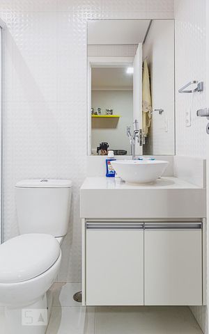 Apartamento para alugar com 75m², 2 quartos e 1 vaga Apartamento para alugar com 75m², 2 quartos e 1 vagaBanheiro da Suíte 2